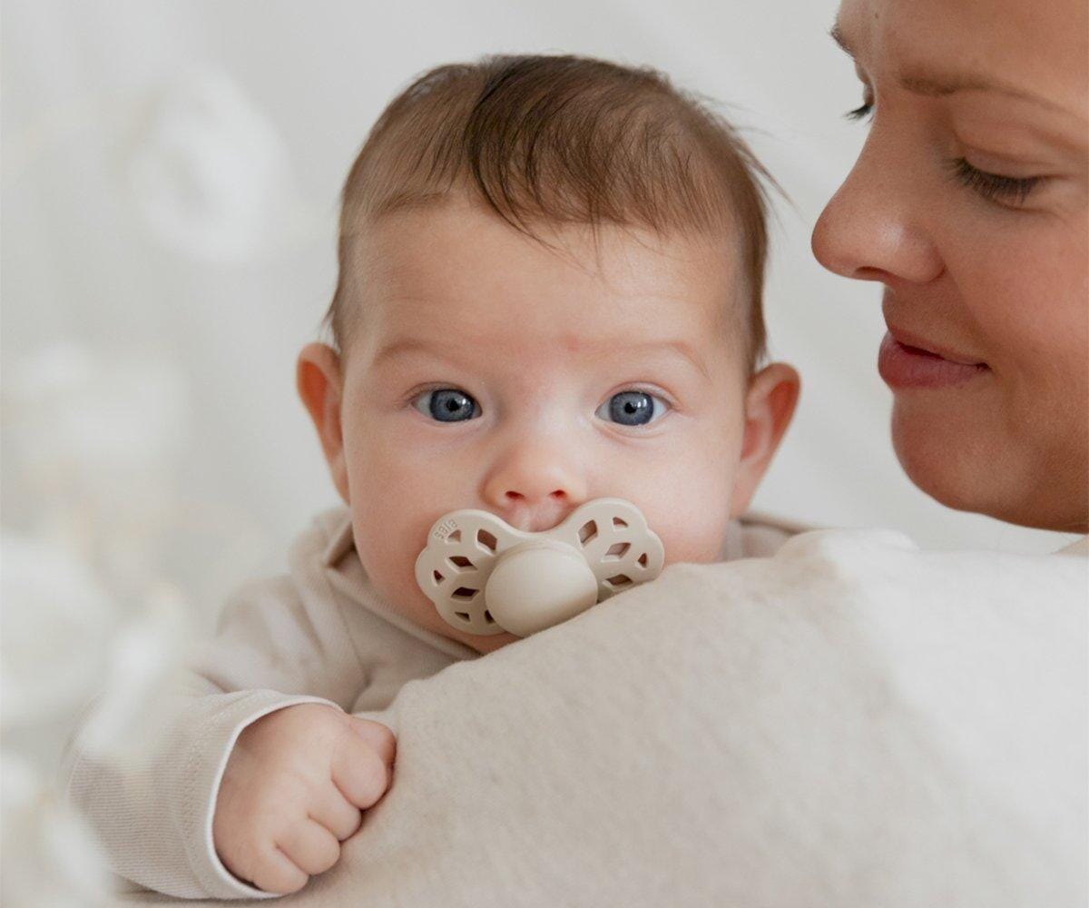 2 chupetas BIBS Infinity simétrica silicone blush | woodchuck pacifier BIBS