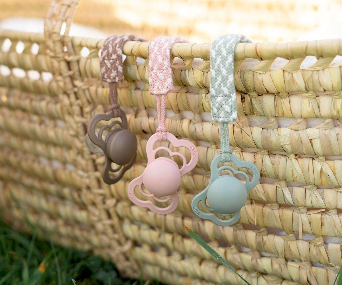Porta-chucha dusty pink/baby pink BIBS pacifier clip Bibs