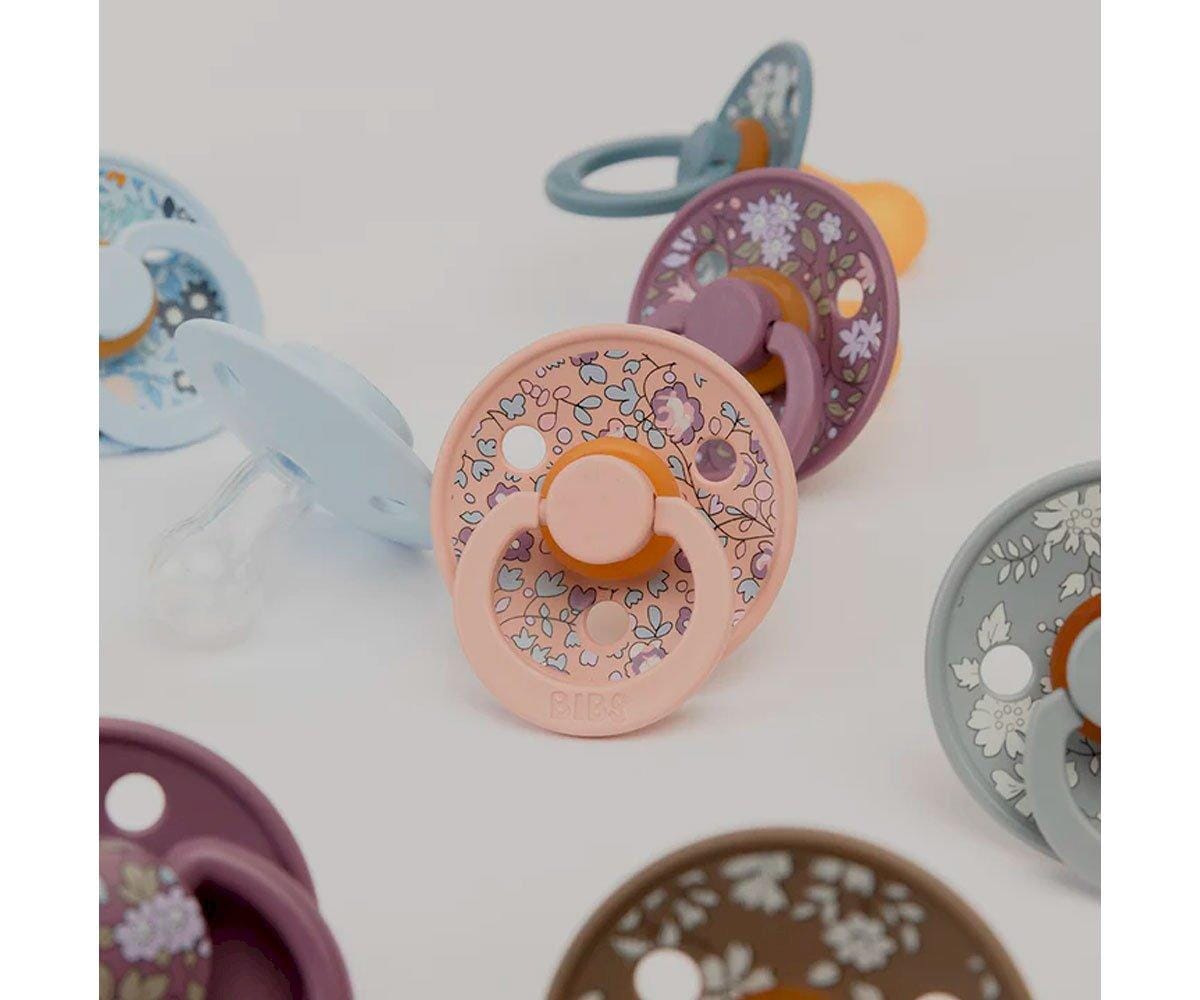 2 chupetas BIBS x Liberty Colour Chamomile | baby blue mix Bibs