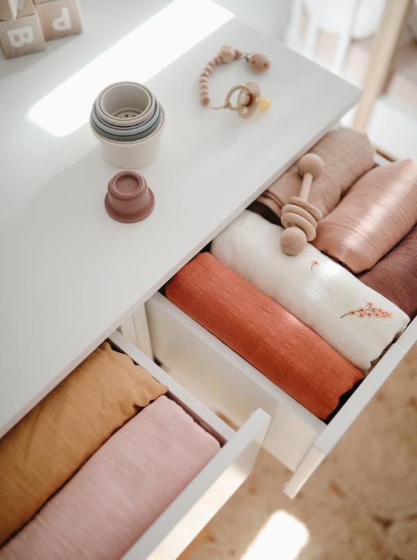 Muslin swaddle blush mushie muslin mushie