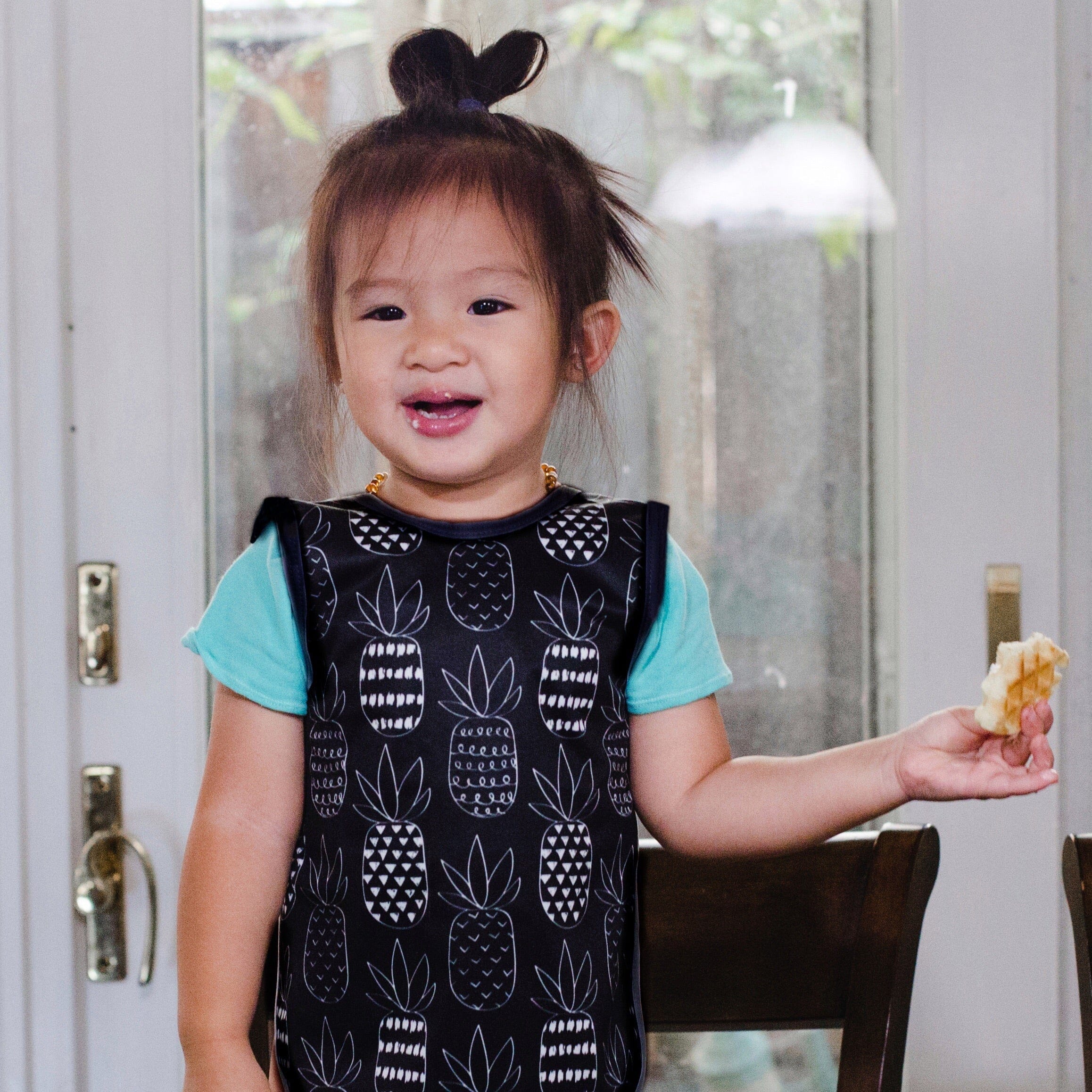 Babete Pineapple Monchrome Bapron