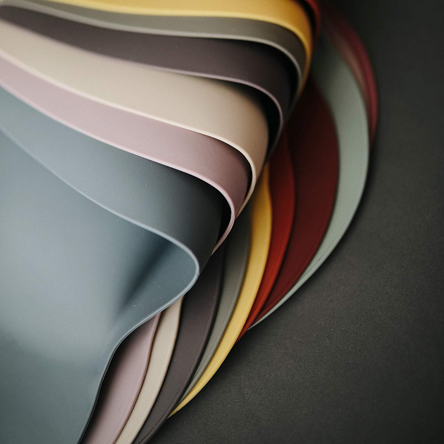 Silicone baby bib black numbers mushie bib mushie