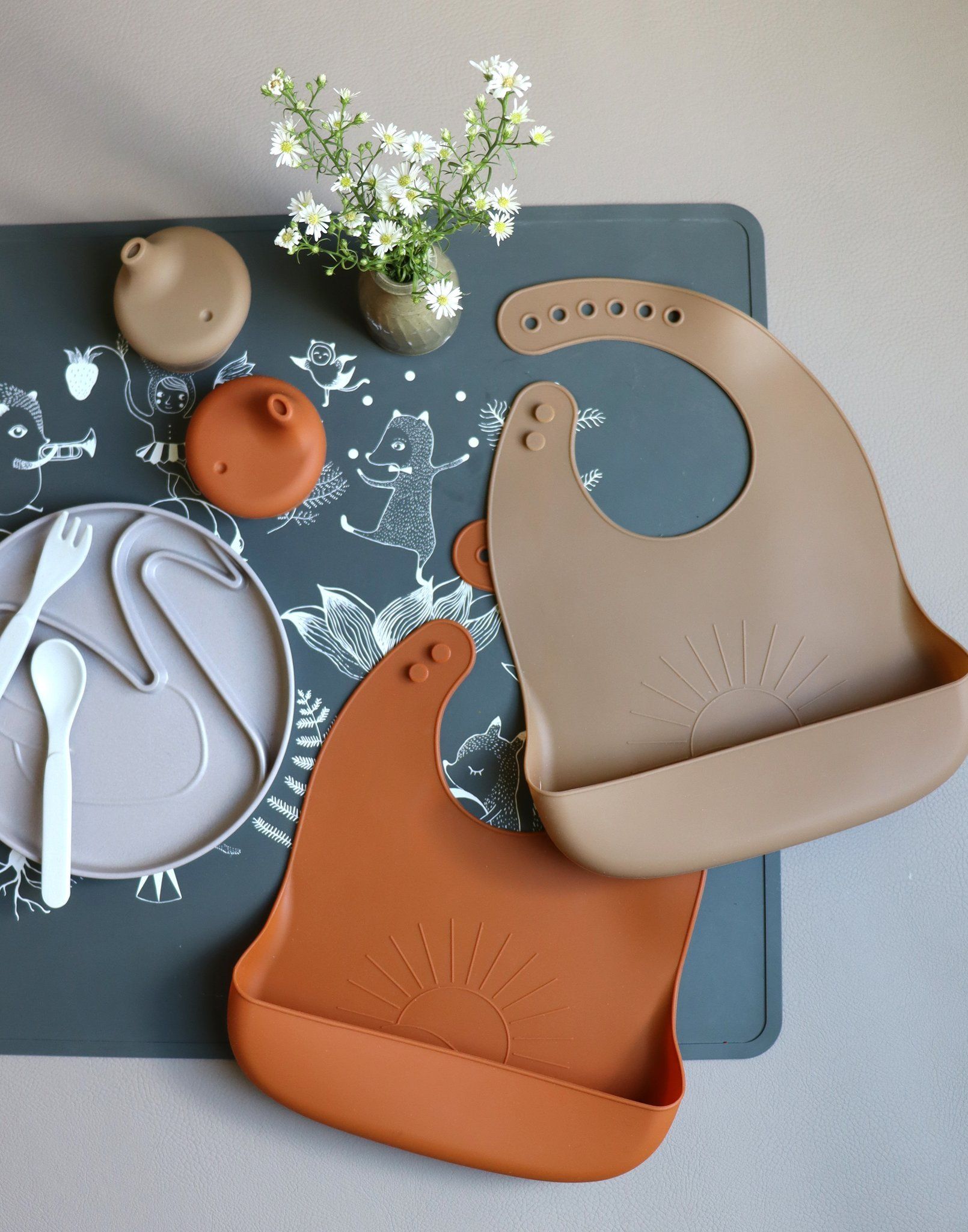 2-pack silicone baby bib sun Lille Vilde bib LIlle Vilde