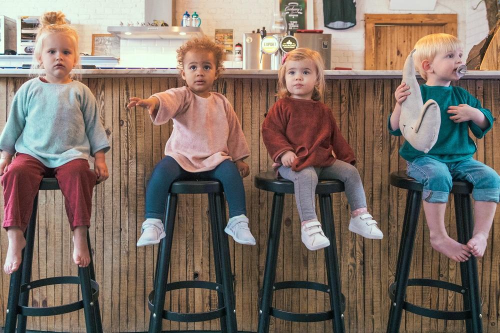 Babete de bambu com mangas apricot blush Bib Timboo