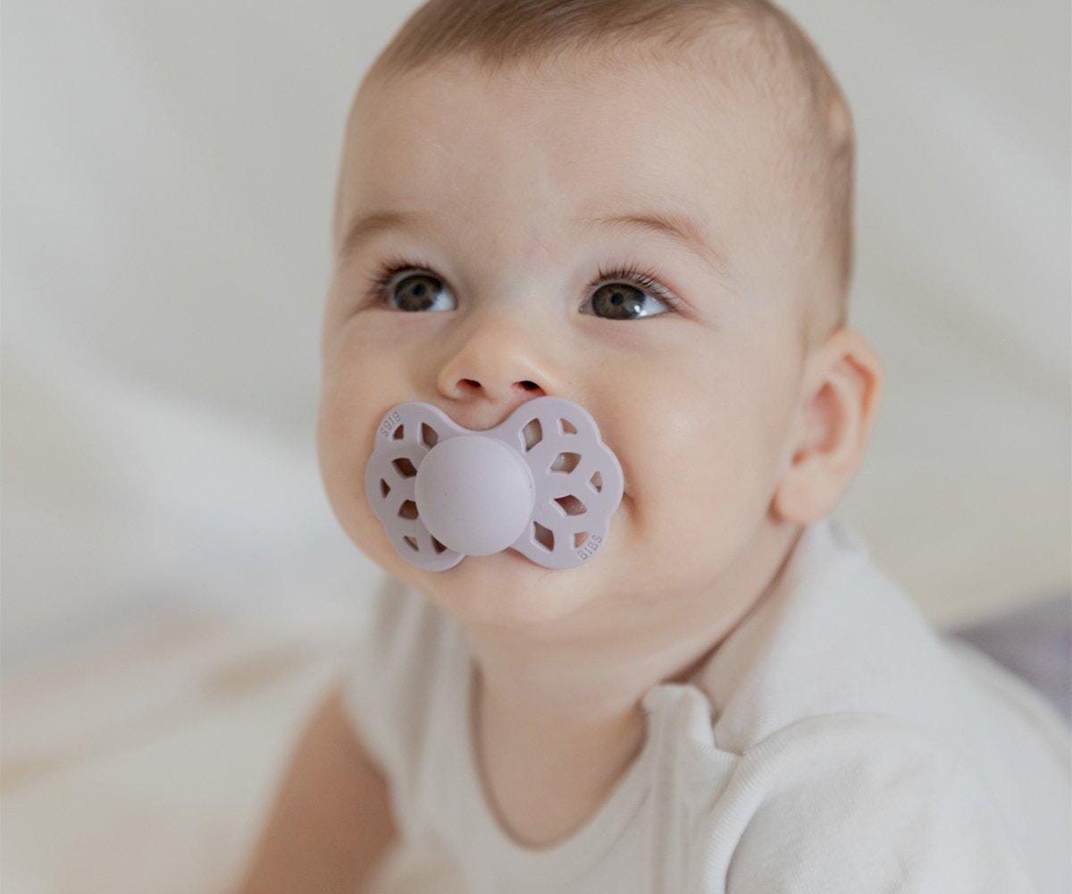 2 chupetas BIBS Infinity simétrica silicone blush | ivory pacifier BIBS 