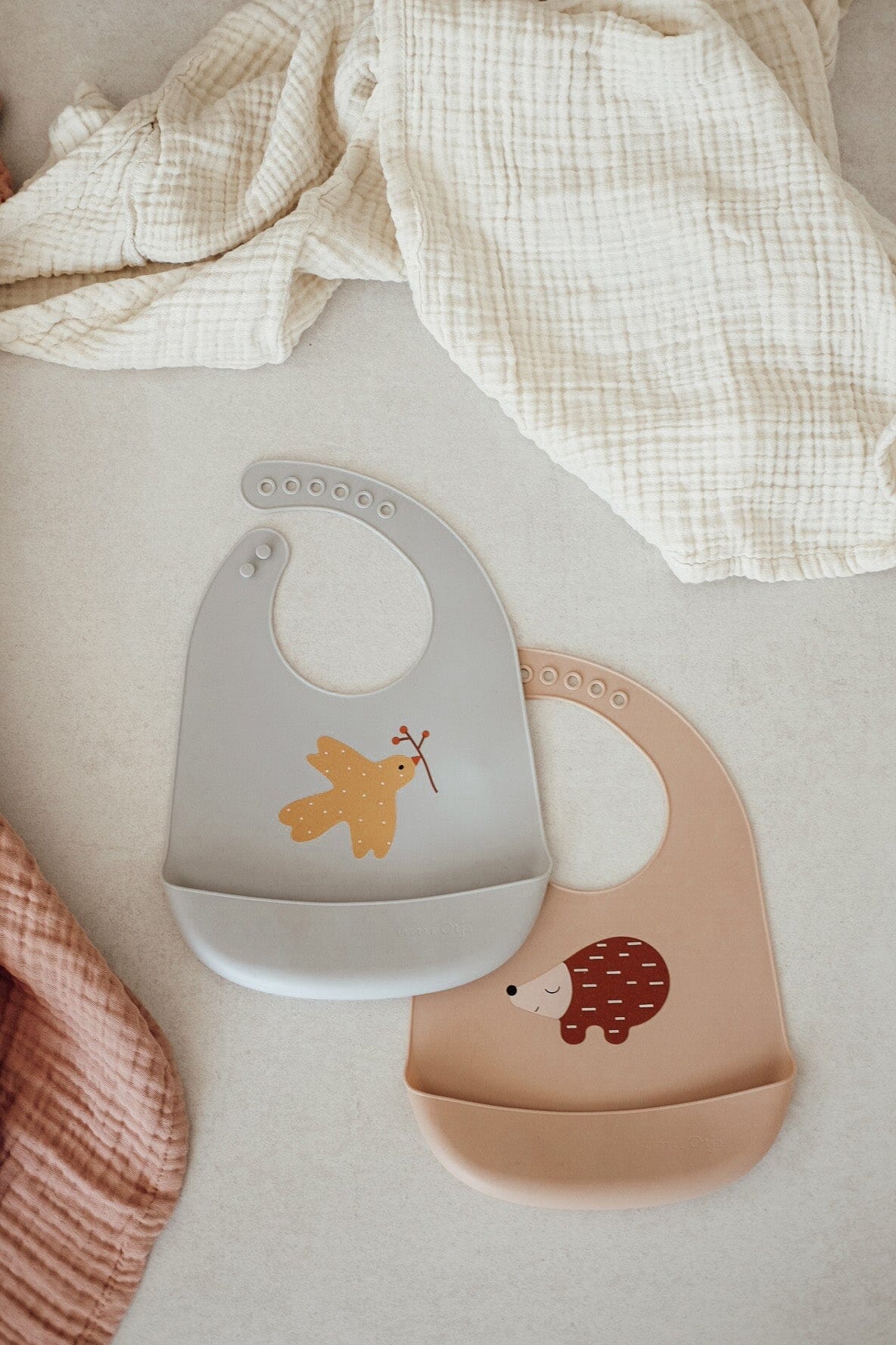 Babete de silicone little bird dinnerware Little Otja 